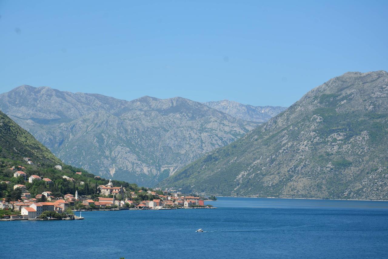 Rooms & Apartments Dobrotski Dvori Kotor Exterior foto